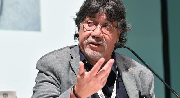 Coronavirus, lo scrittore Luis Sepùlveda non è in fin di vita