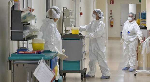 Coronavirus, il disperato appello dei medici del Piemonte al governo: “Aiutateci, siamo allo stremo”