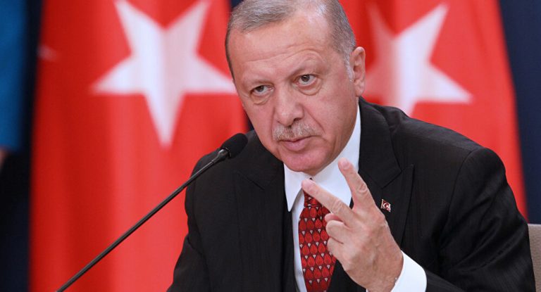 Coronavirus, il presidente Erdogan dona sette mensilità del suo stipendio