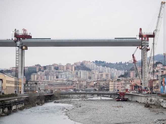 Genova, la costruzione del nuovo ponte va avanti a grande velocità