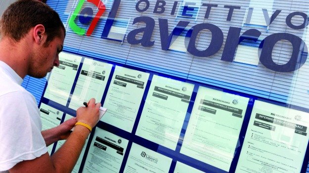Istat, torna a crescere la disoccupazione giovanile (29,3%)