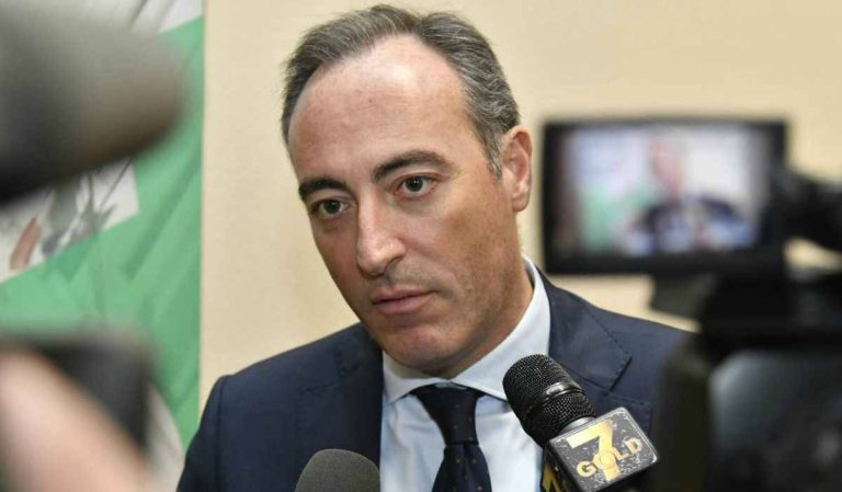 Coronavirus, l’assessore della Lombardia Giulio Gallera si lamenta con il Governo: “Nel Decreto ci sono difficoltà interpretative”