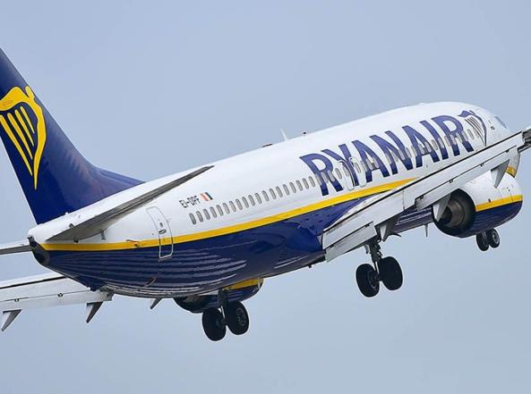 Coronavirus, Ryanair cancella il 25 per cento dei voli con l’Italia