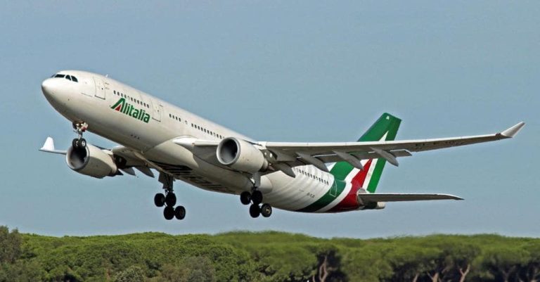 Effetto coronavirus, Alitalia sospende i voli da e per Israele