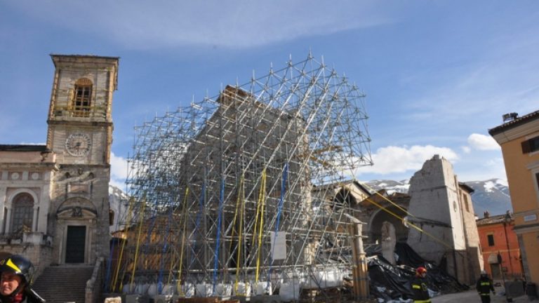 Effetto coronavirus, si ferma il cantiere per la ricostruzione della Basilica di San Benedetto a Norcia