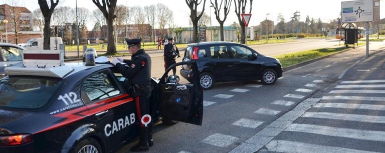 Coronavirus, ad Alzano Lombardo (Bergamo), un 88enne positivo chiede aiuto ai carabinieri per andare in ospedale