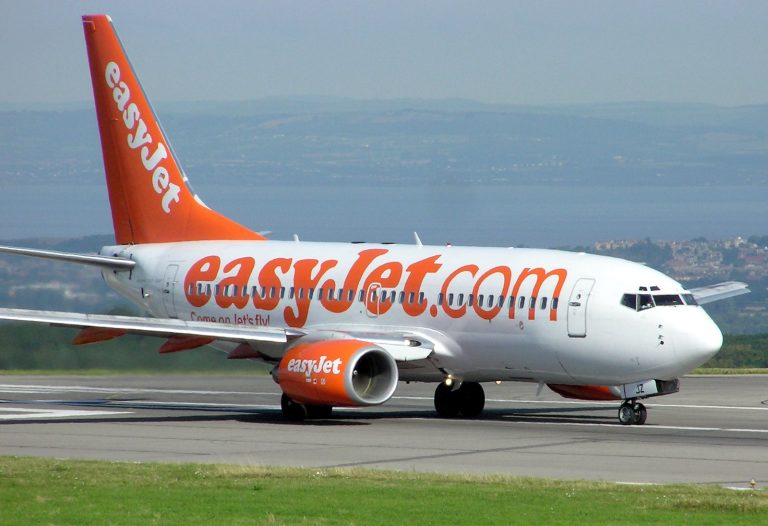 Coronavirus, EasyJet mette a terra a tutta la flotta