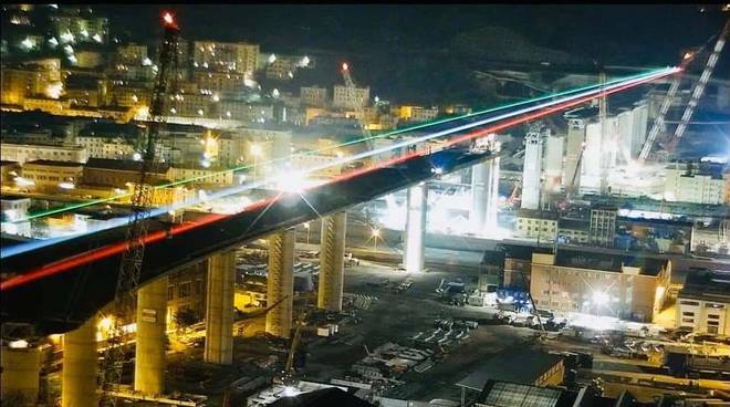 Genova, proseguono senza sosta i lavori del nuovo ponte: dovrebbe essere pronto entro maggio