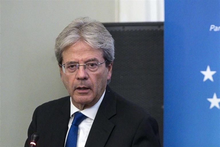 Coronavirus, parla il commissario Gentiloni: “Ci aspetta una recessione di almeno sei mesi”