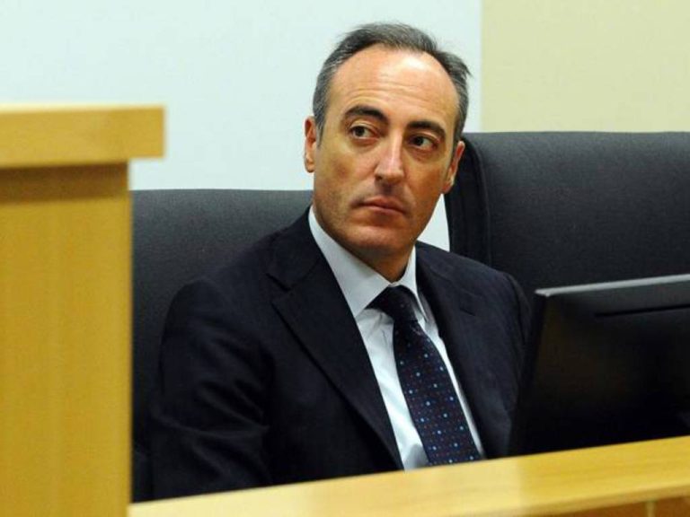 Coronavirus, parla l’assessore lombardo Giulio Gallera: “Smentisco che negli ospedali venga deciso chi curare e chi no”