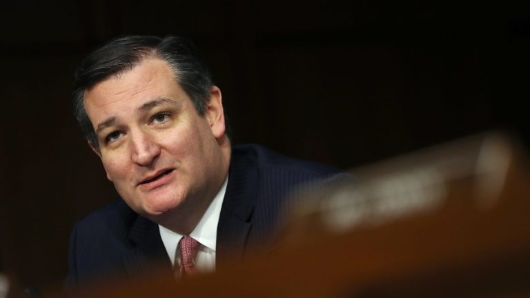Coronavirus, in Usa il senatore repubblicato Ted Cruz in auto quarantena