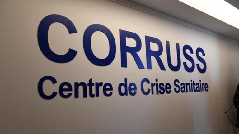 Coronavirus, boom di contagi in Francia: chiuse cento scuole
