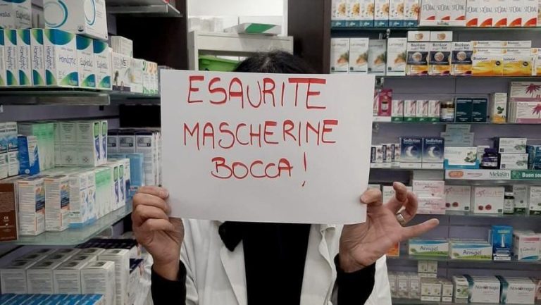 Coronavirus, allarme di Federfarma: “Mancano le mascherine o chiudiamo le farmacie”