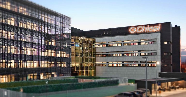 Coronavirus, il gruppo Chiesi Farmaceutici dona tre milioni di euro per i medici e infermieri impegnati nell’emergenza sanitaria