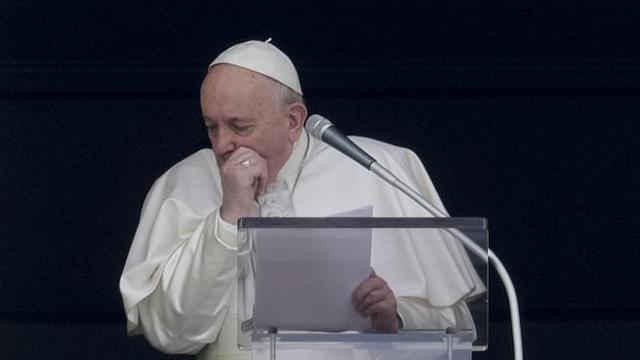 Vaticano, tampone negativo per Papa Francesco