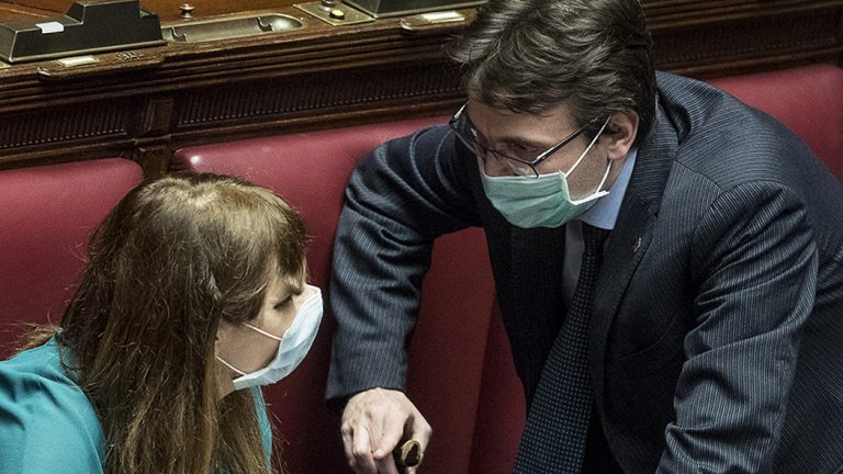 Emergenza coronavirus, il Parlamento va avanti ma i deputati temono il contagio