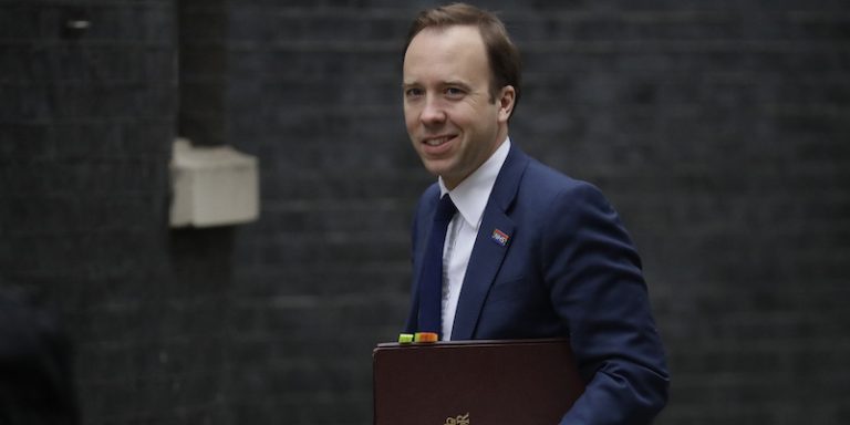Gran Bretagna, positivo al coronavirus anche il ministro della Salute Matt Hancock