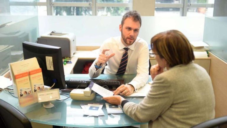 Coronavirus, appello dell’Abi: “Evitare il più possibile di andare nelle banche”