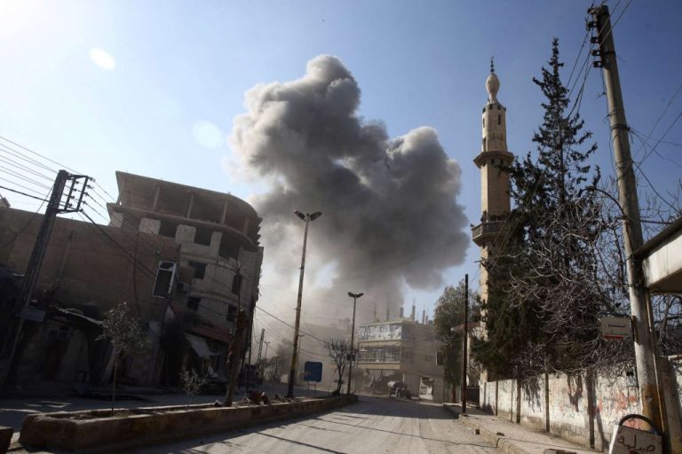 Siria, razzo su Idlib: uccise nove persone tra cui cinque bambini