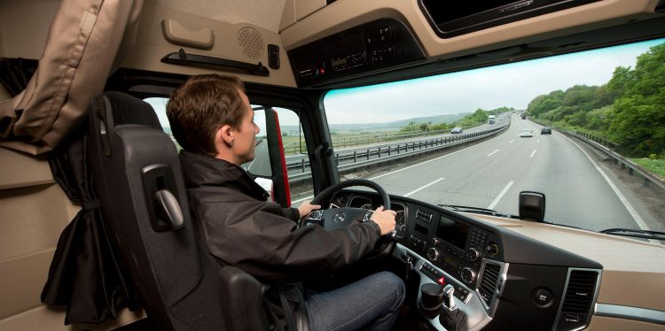 Effetto coronavirus, i camionisti europei non vogliono guidare in Italia