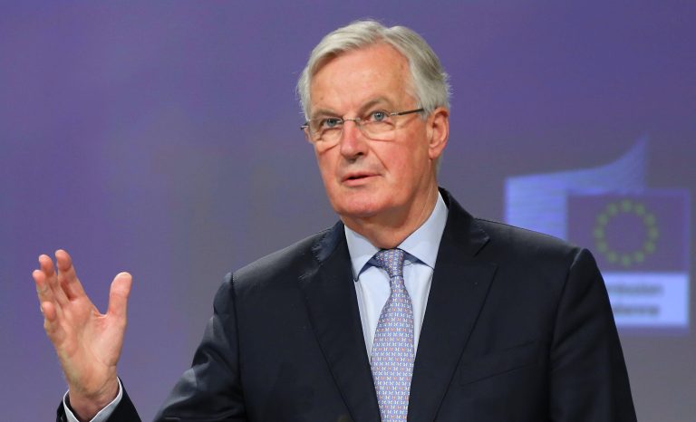 Brexit, i negoziatore Ue Barnier afferma: “Il Regno Unito non si è voluto impegnare su punti importanti che sono previsti dalla dichiarazione politica. Lo deploro e mi inquieta”