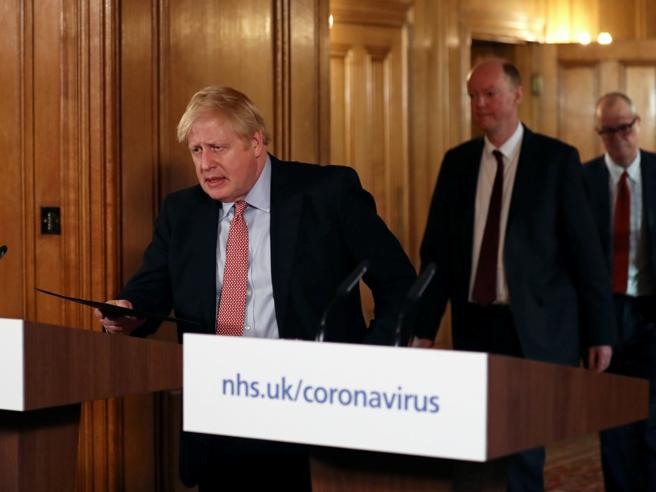 Coronavirus, il premier Boris Johnson in terapia intensiva: la Gran Bretagna sotto shock