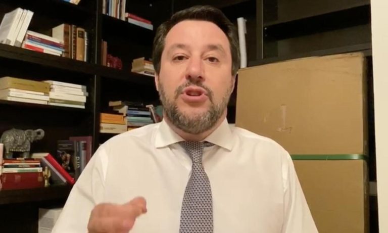 Coronavirus, Matteo Salvini protesta: “Basta autocertificazioni, stop alla burocrazia”