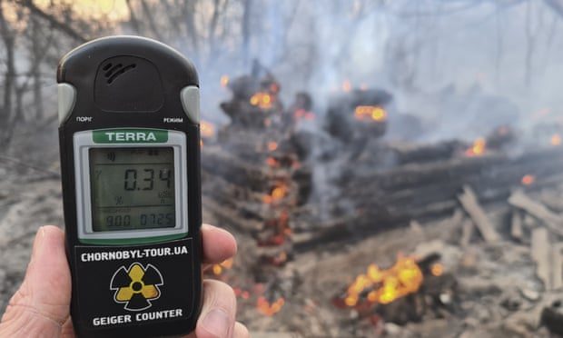 Russia, non è stato ancora spento un incendio in un bosco vicino alla ex centrale nucleare di Chernobyl