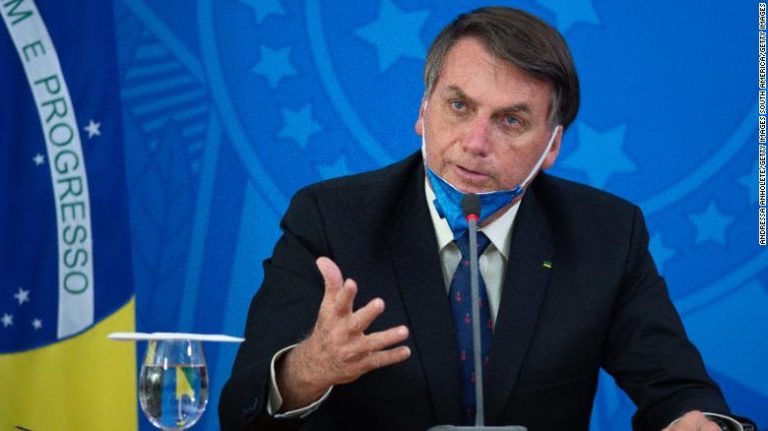 Brasile, lo sfogo del presidente Bolsonaro: “La presidente della Camera Rodrigo Maia vuole farmi dimettere”