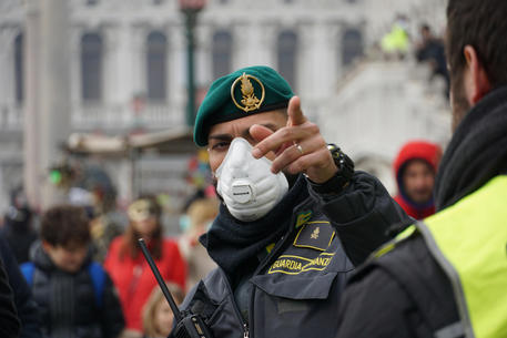 Torino, pubblicizzano una ricetta per guarire dal Coronavirus: denunciati dalla Finanza gli amministratori di una società