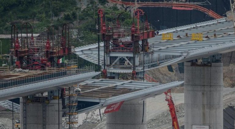 Genova, l’ultima campata e il nuovo ponte sarà ultimato. Il premier Conte: Lo Stato non ha mai abbandonato la città”