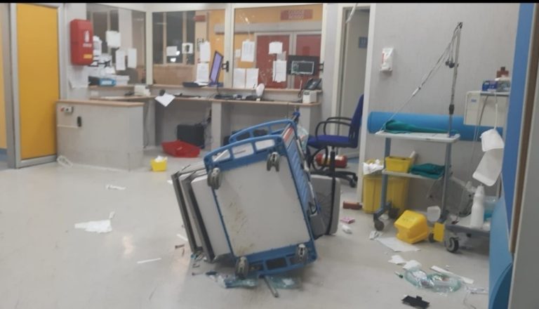 Napoli, per la devastazione del Pronto soccorso dell’ospedale Pellegrini di Napoli sei provvedimenti cautelari