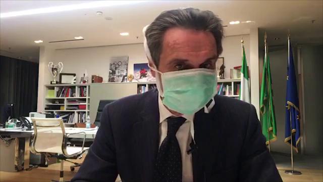 Coronavirus, “si assolve” il governatore Fontana: “Rifarei quello che ho fatto anche se mi contestano tutto”