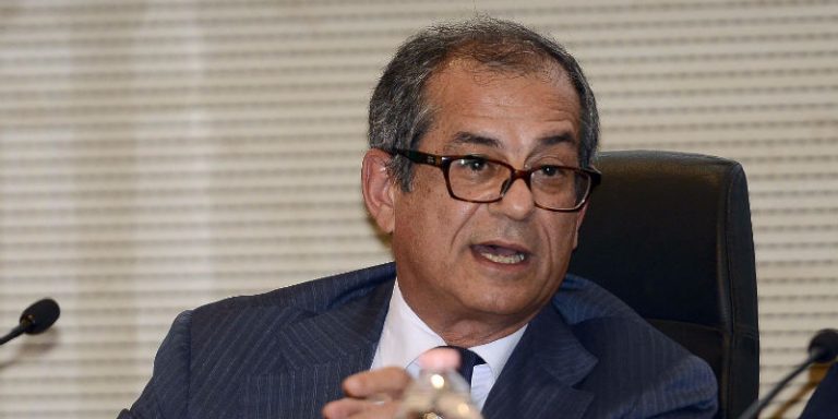 Scontro sul Mes, parla l’ex ministro Tria: “Meglio il Fondo salva Stati rispetto agli Eurobond”