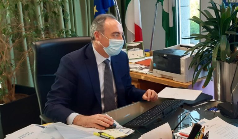 Coronavirus, l’assessore della Lombardia Giulio Gallera si difende: “Ho le carte, nessun ritardo da parte della Regione”