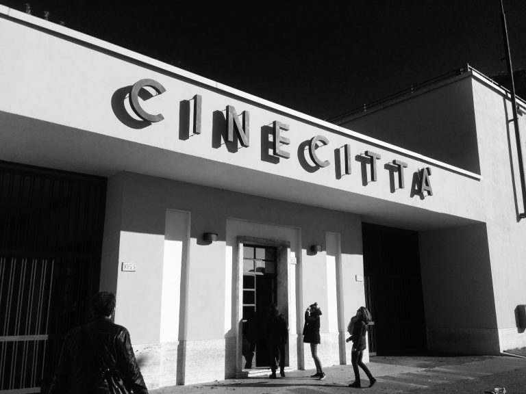 Cinecittà riapre i cancelli grazie ai 300 milioni di Recovery plan