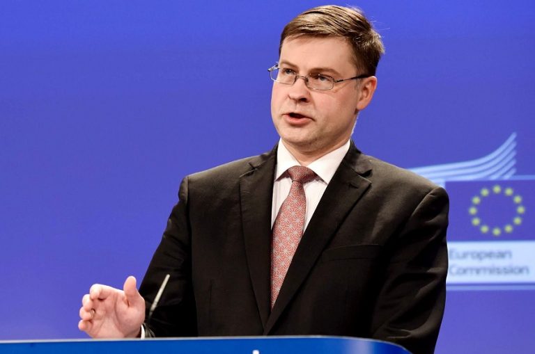 Coronavirus, per Valdis Dombrovskis (vice presidente Commissione europea): “Serve un fondo per la ripresa da 1.500 miliardi”