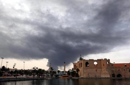 Libia, razzi delle milizie del generale Haftar a sud est di Tripoli