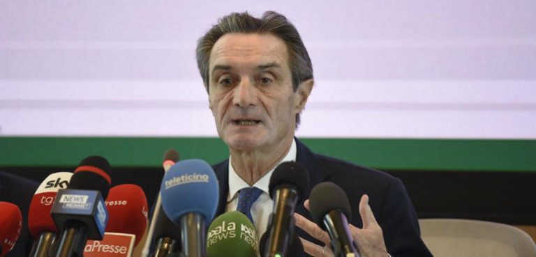 Coronavirus, il governatore Fontana annuncia: “Sabato o domenica la cabina di regia per la ripartenza della Lombardia”