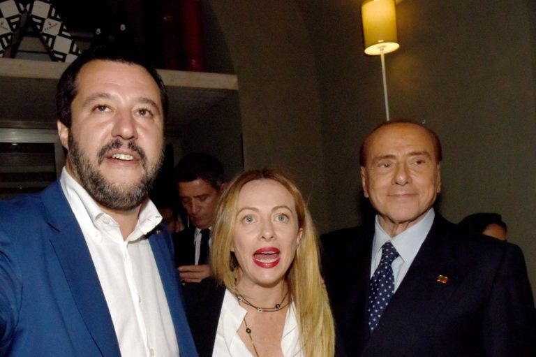 Tensioni nel centrodestra, Berlusconi a Salvini: “Assurdo rinunciare ai 37 miliardi del Mes”