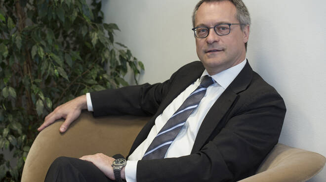 Coronavirus, parla il neo presidente di Confindustria Bonomi: “Bisogna far riaprire le aziende, solo la produzione crea lavoro per ripartire”