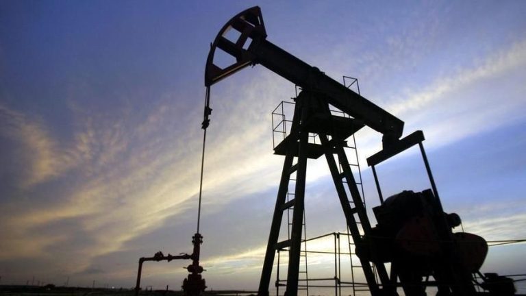 Petrolio, il prezzo al barile ancora in discesa a tra i 14 e i 19,10 dollari