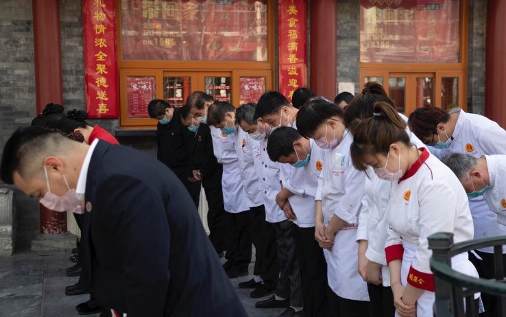 Coronavirus, la Cina si è fermata per ricordate le oltre 3.300 vittime della pandemia