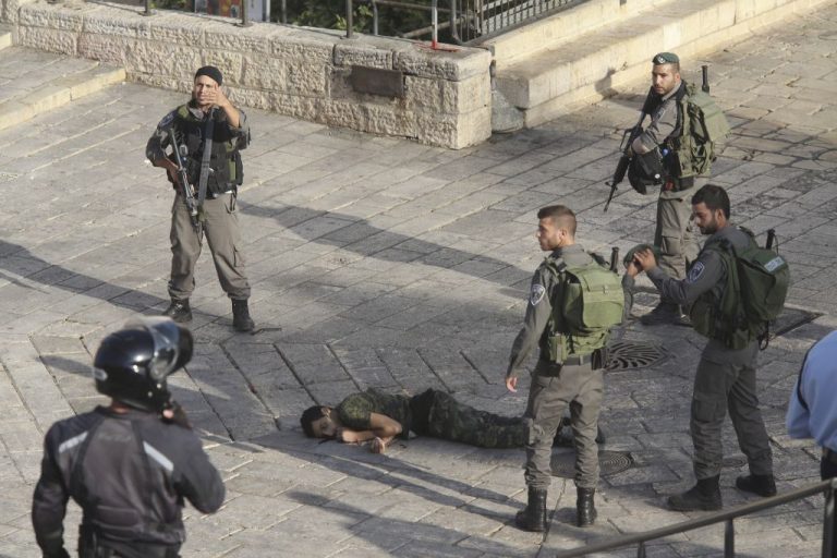Gerusalemme Est, palestinese ucciso dopo aver aggredito un militare israeliano