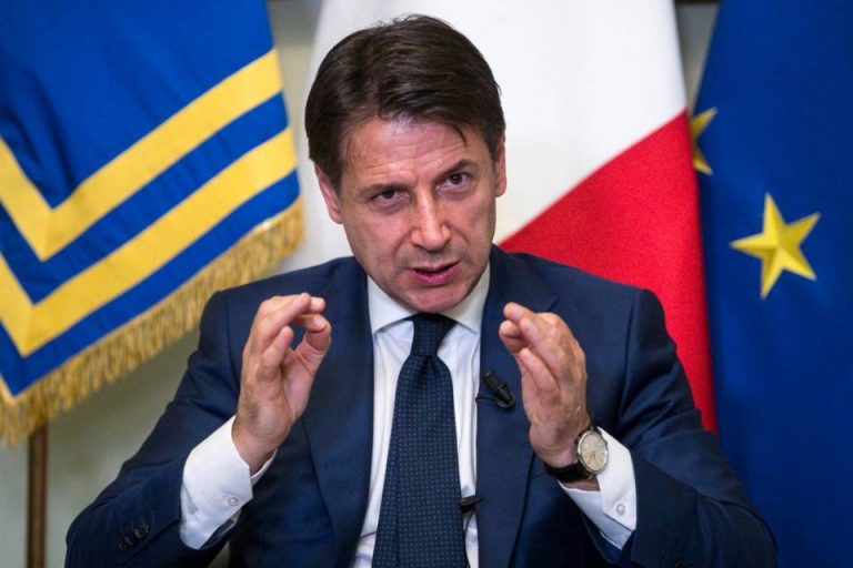 Emergenza coronavirus, il premier Conte descrive la Fase 2 dal 4 maggio: mascherina obbligatoria sino al vaccino