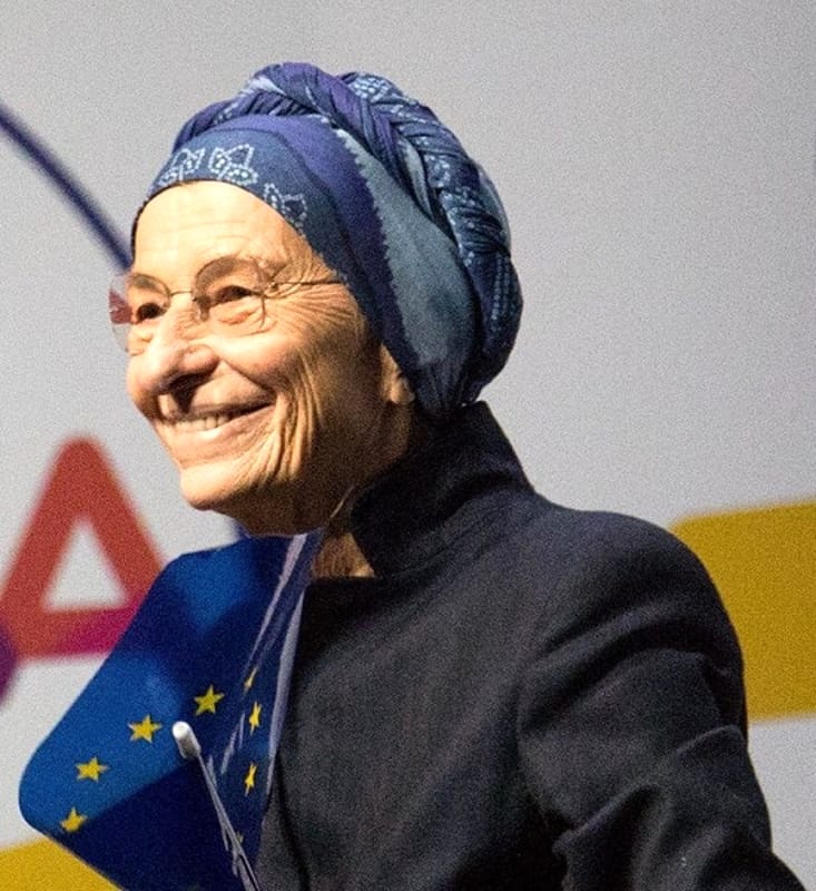 Mes, Emma Bonino ‘bacchetta’ il premier Conte: “Non è vero che l’Europa ci ha abbandonato”