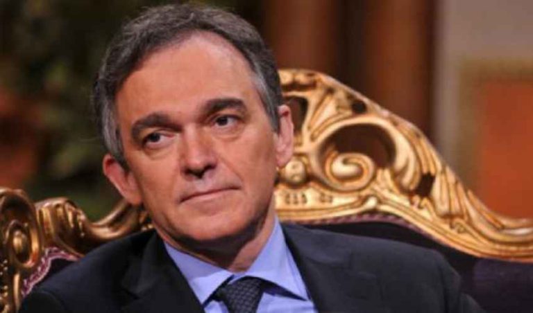 Coronavirus, parla il governatore della Toscana Enrico Rossi: “Mascherine gratuite davanti i supermarket e farmacie