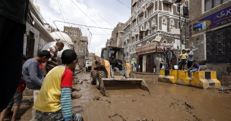 Yemen, almeno 14 morti, tra cui cinque bambini, per le inondazioni nella regione del Maarib