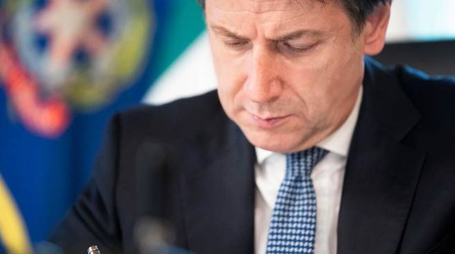 Coronavirus, approvato il Documento di economia e finanza. L’amarezza del premier Conte: “Senza l’emergenza Covid il Pil sarebbe al +0,6%”