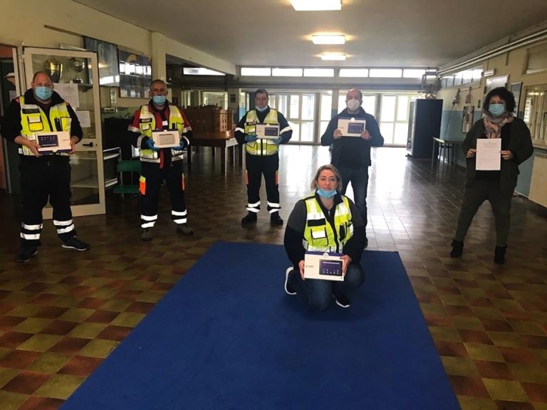 La Fenice consegna i tablet agli alunni della Ladispoli 1